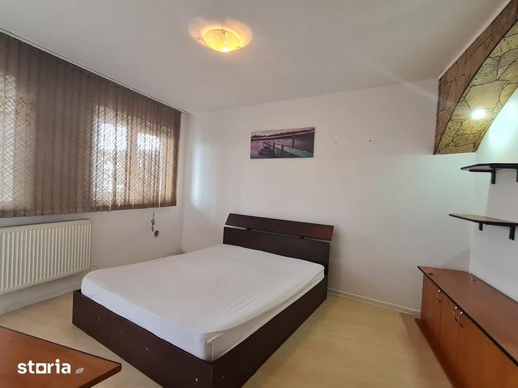 Apartament cu 3 camere decomandat în Mioriței