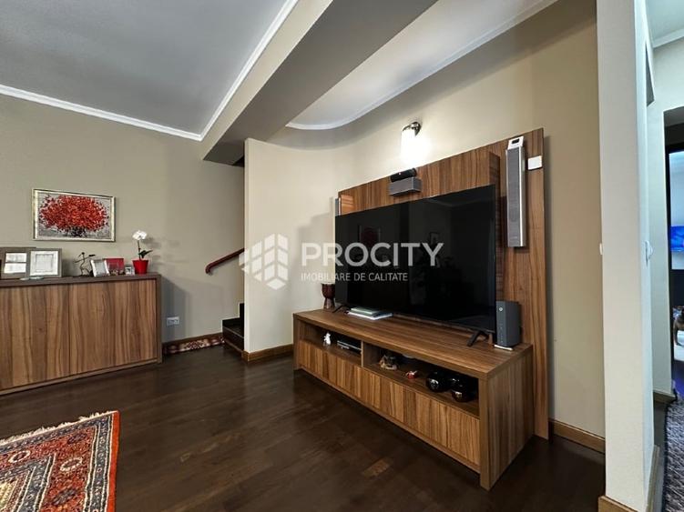 Duplex cu 5 camere cu Canalizare în Valea Lupului
