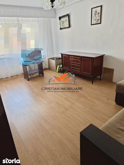 Apartament cu 3 camere decomandat în Cetate