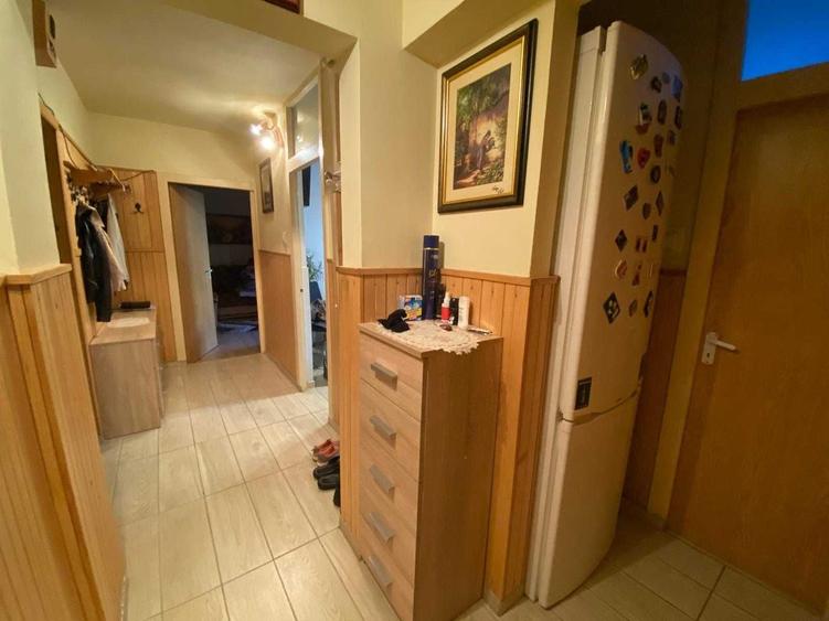 Apartament cu 3 camere decomandat în Tudor
