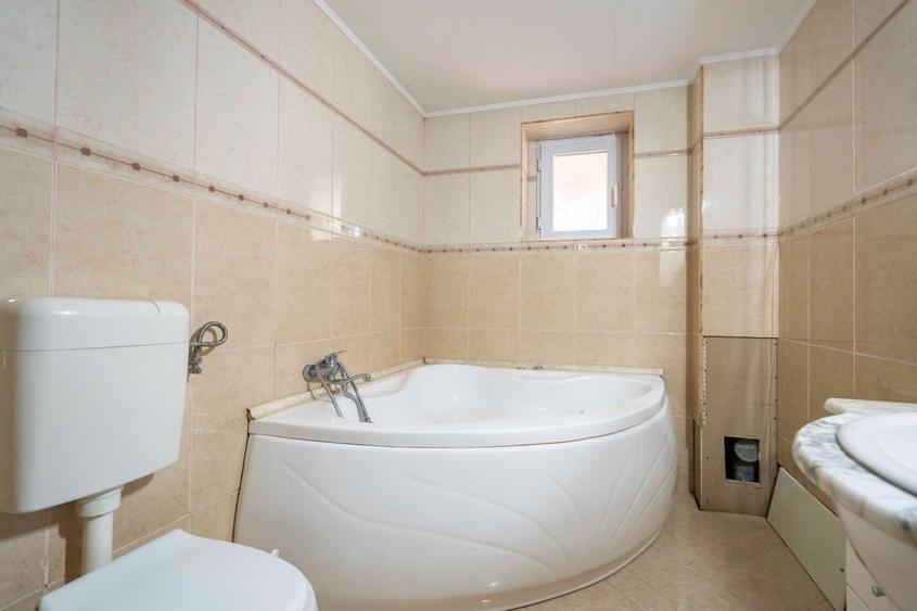 Casă individuală cu 5 camere cu Canalizare în Salca