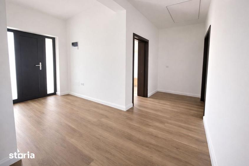 Casă cu 4 camere cu Teren 400 Mp în Dancu