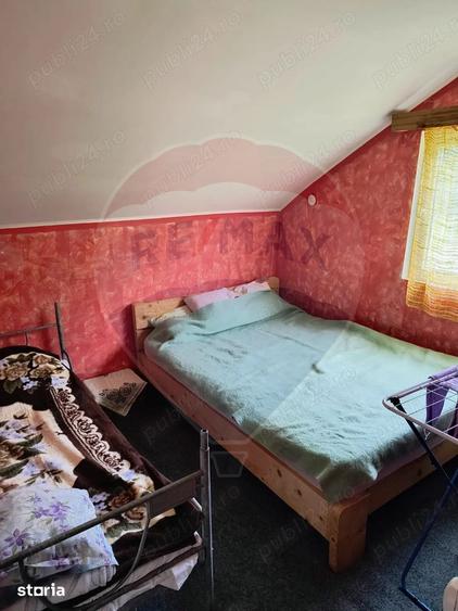 Casă cu 5 camere cu Teren 2000 Mp în Mărgău