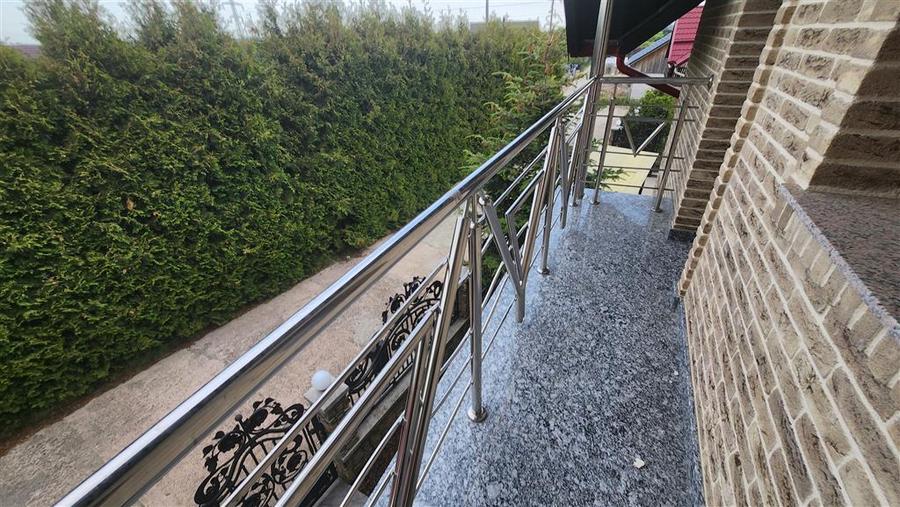 Casă individuală cu 5 camere cu Canalizare în Exterior Nord