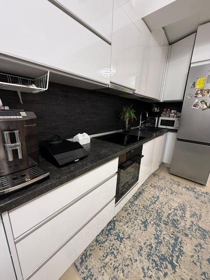 Apartament cu 3 camere în Strugurilor