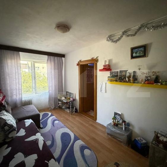 Apartament cu 2 camere semidecomandat, mobilat în Valea Rosie
