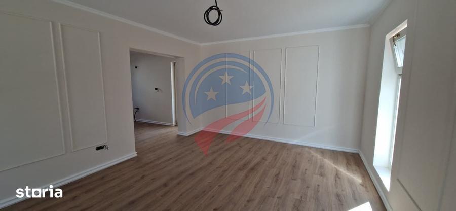 Casă cu 4 camere cu Teren 480 Mp în Malu Mare