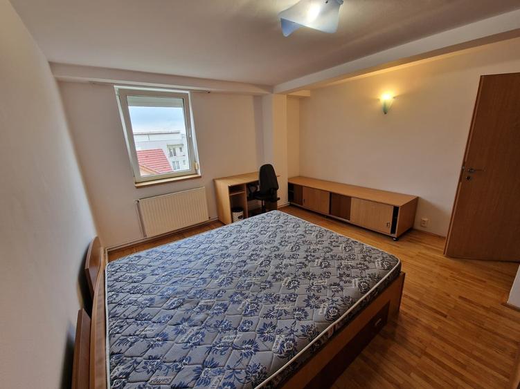 Apartament cu 3 camere semidecomandat în Zorilor