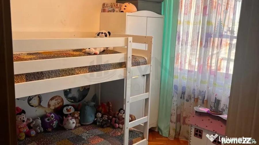 Apartament cu 3 camere semidecomandat în Ștefan cel Mare