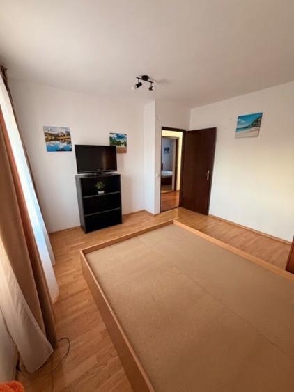 Duplex cu 4 camere cu Canalizare în Europa