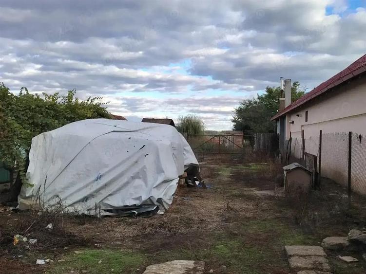 Teren Construcții intravilan de 1353 mp, în Chiscani