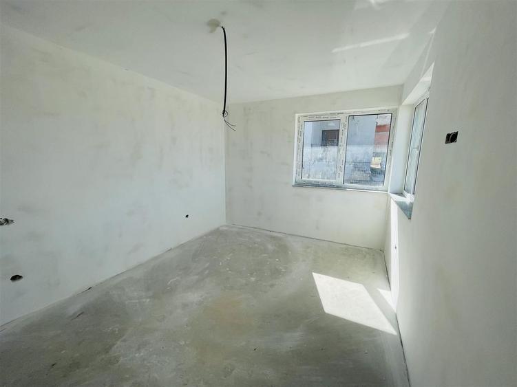 Casă individuală cu 4 camere decomandat cu Teren 600 Mp în Paleu