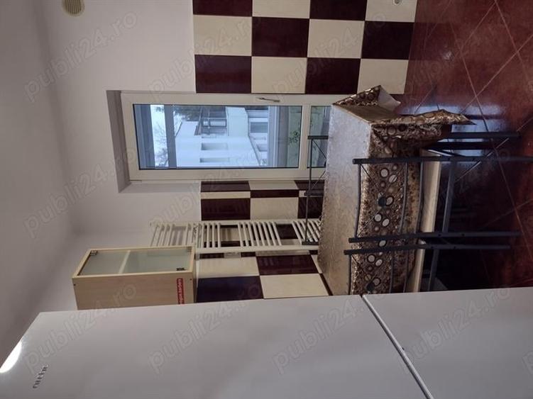 Apartament cu 3 camere decomandat în Est