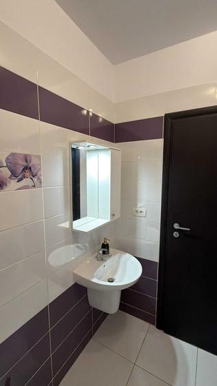 Apartament cu 2 camere decomandat în Roșu