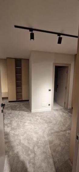 Apartament cu 3 camere semidecomandat, mobilat în Voluntari