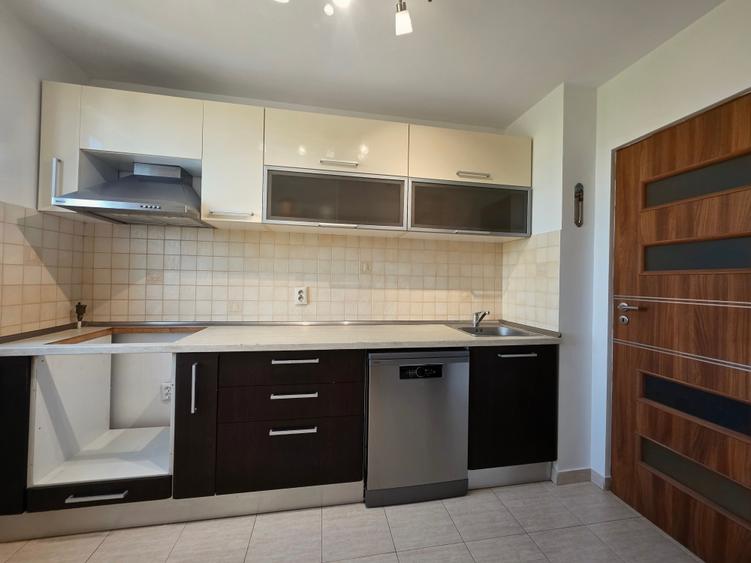 Apartament cu 3 camere decomandat, mobilat în Militari