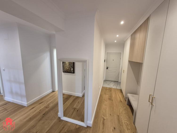 Apartament cu 3 camere semidecomandat, mobilat în Herăstrău