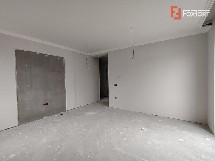 Apartament cu 2 camere decomandat în Giroc