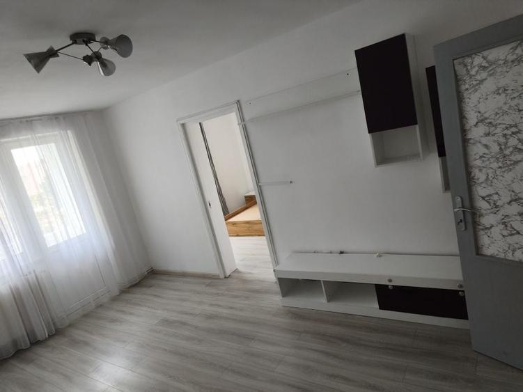 Apartament cu 2 camere decomandat în Exterior Vest