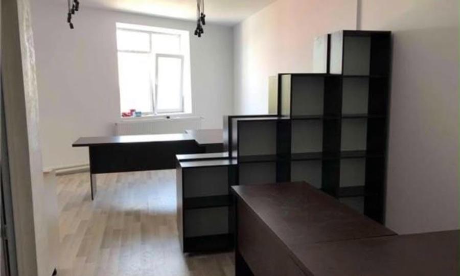 Spațiu comercial, de 40 mp, în Central