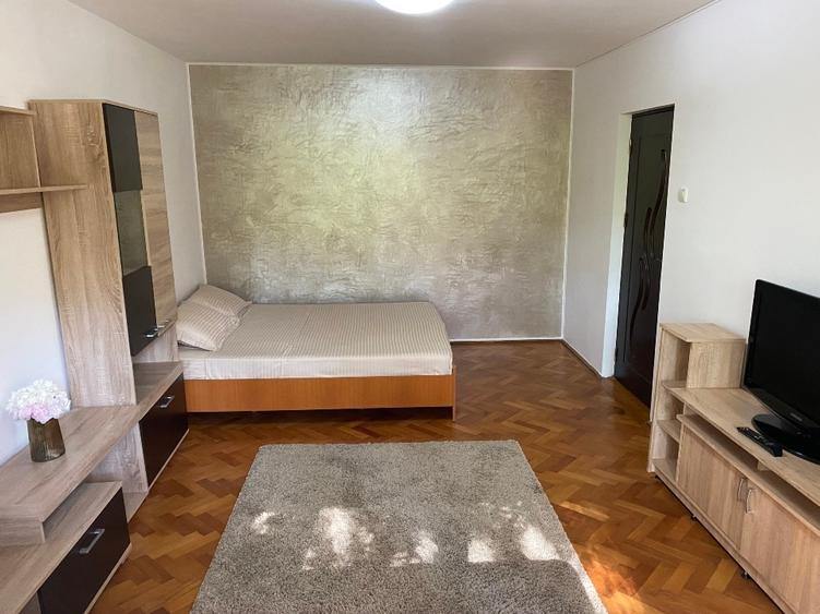 Apartament cu 2 camere decomandat, mobilat în Tomis Nord
