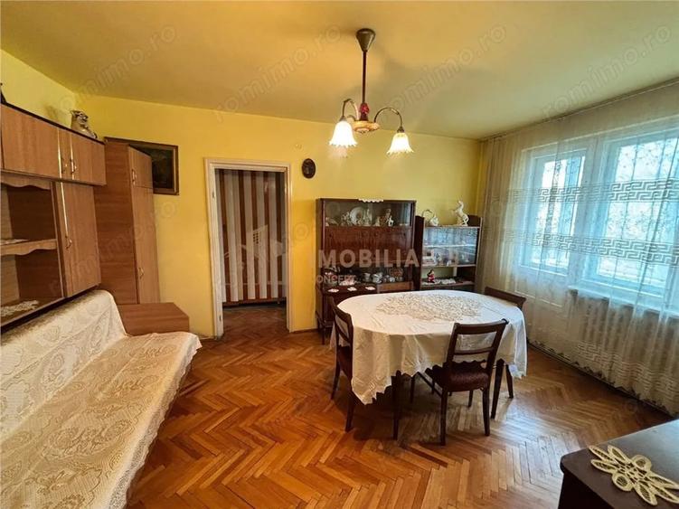 Apartament cu 2 camere semidecomandat în Independenței