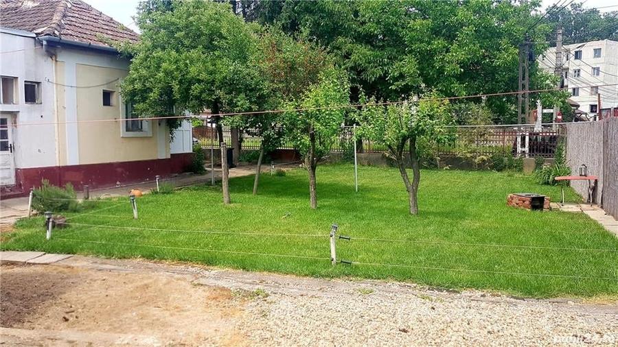 Casă cu 4 camere cu Teren 550 Mp în Central