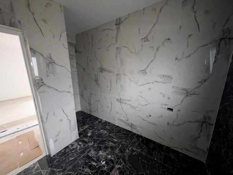 Casă individuală cu 4 camere cu Canalizare în Central