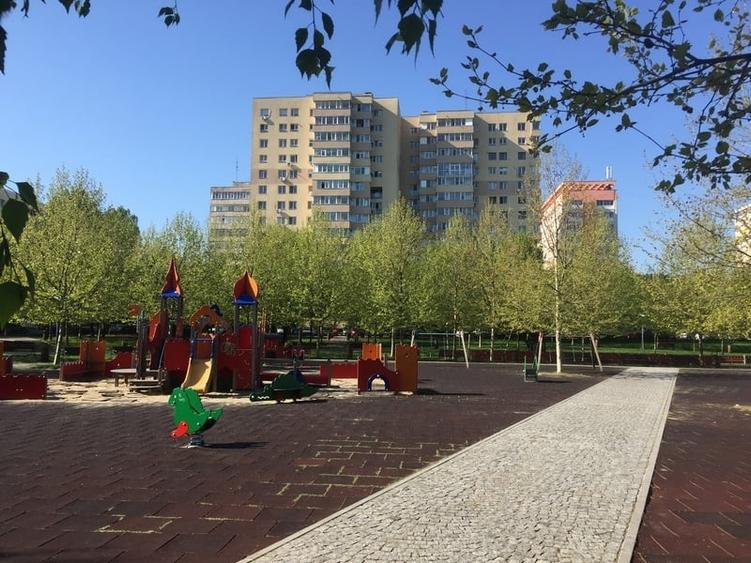 Garsonieră semidecomandată în Titan