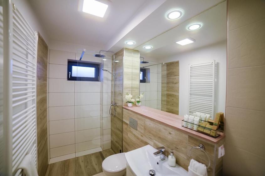 Inchiriere Apartament zona Coresi 1 - 2