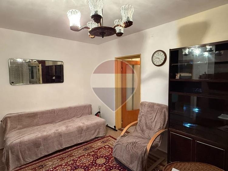 Apartament cu 2 camere semidecomandat, mobilat în Moșilor