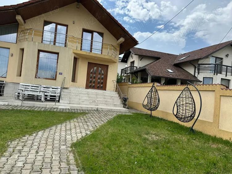Casă cu 4 camere cu Teren 395 Mp în Central