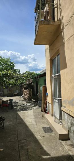 Casă cu 2 camere cu Teren 944 Mp în Central