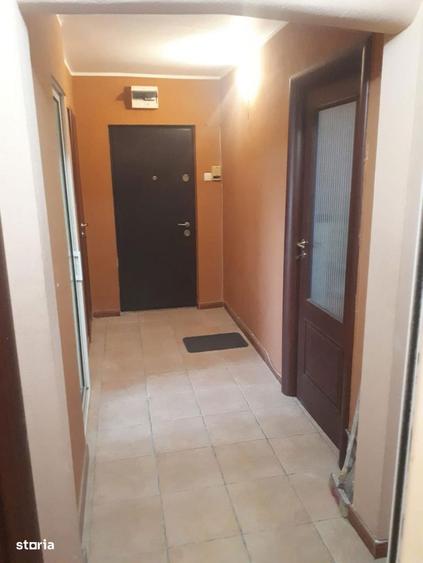 Apartament cu 4 camere decomandat în Central