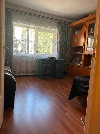 Garsonieră decomandată în Sud