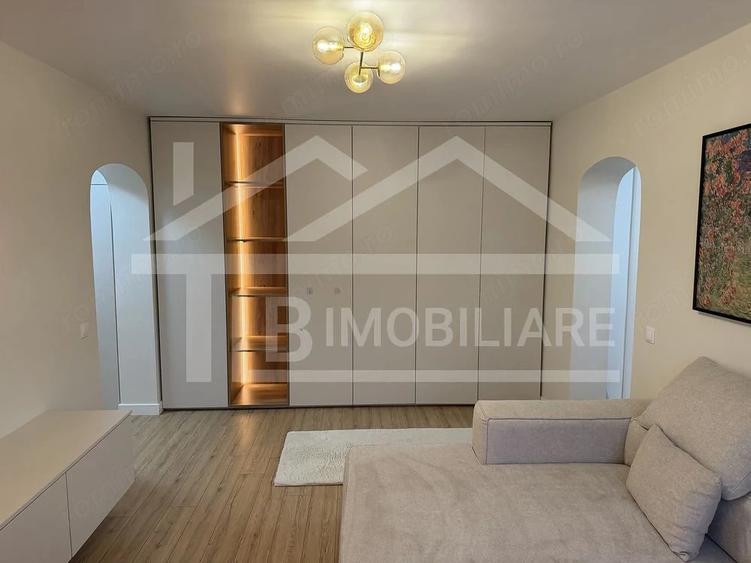 Apartament cu 3 camere semidecomandat în Semicentral