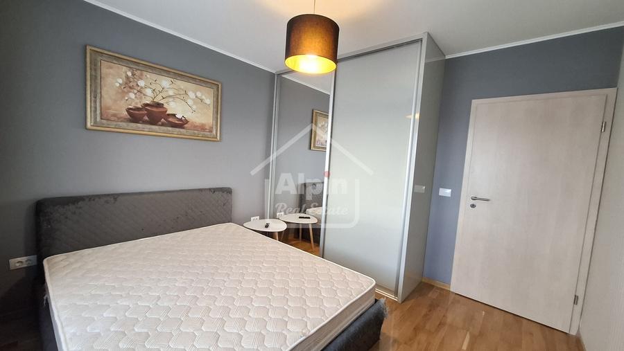 Apartament cu 2 camere decomandat în Tractorul