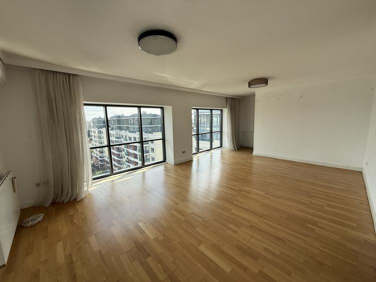 Apartament cu 5 camere decomandat în Lacul Tei