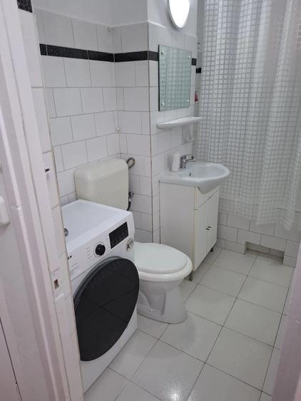 Proprietar inchiriez apartament 3 camere - 4
