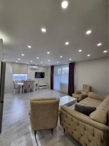 Apartament cu 4 camere semidecomandat în Florești