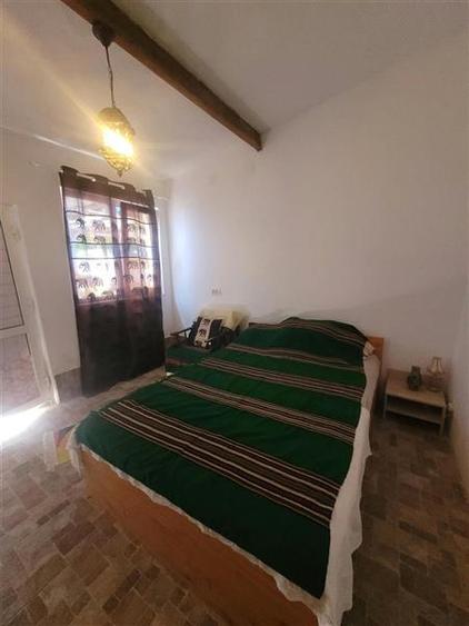 Casă individuală cu 5 camere cu Teren 314 Mp în Vest