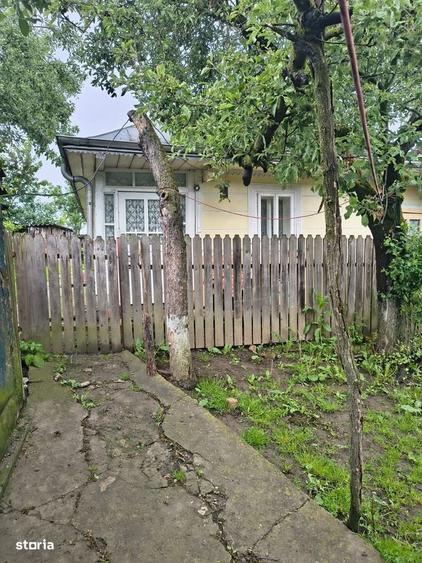 Casă cu 3 camere în Zăicești