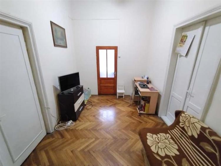 Apartament cu 3 camere decomandat, mobilat în Vest