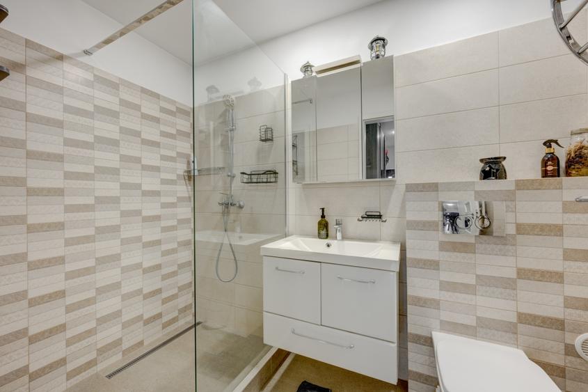 Apartament cu 4 camere decomandat, mobilat în Mogoșoaia