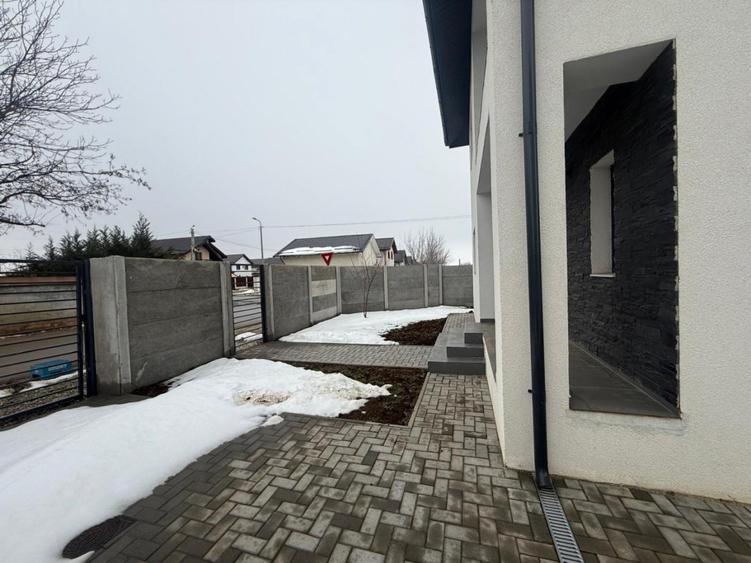 Casă cu 3 camere cu Teren 308 Mp în Sud