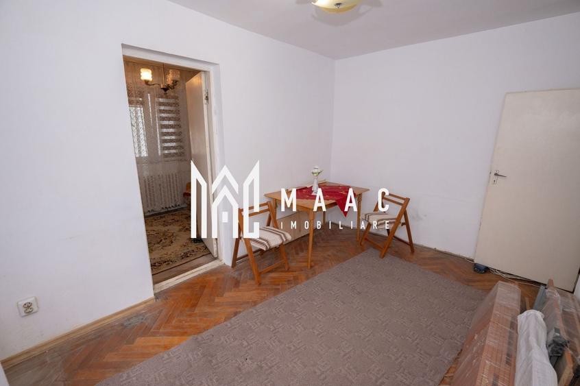 Apartament cu 3 camere semidecomandat în Petrișor