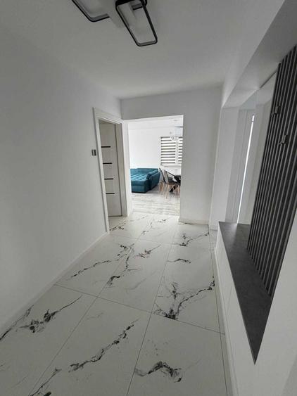 Apartament cu 3 camere decomandat în Alexandru cel Bun