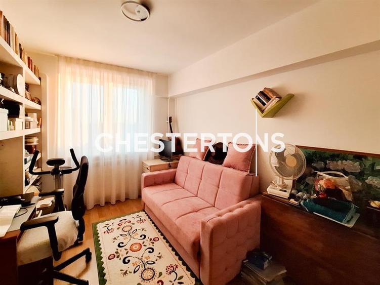 Apartament cu 3 camere decomandat în Tei