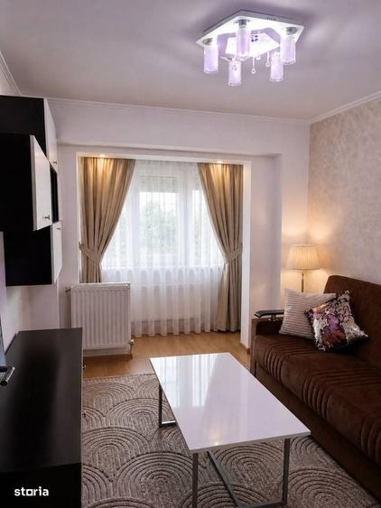 Apartament cu 3 camere decomandat în Obor