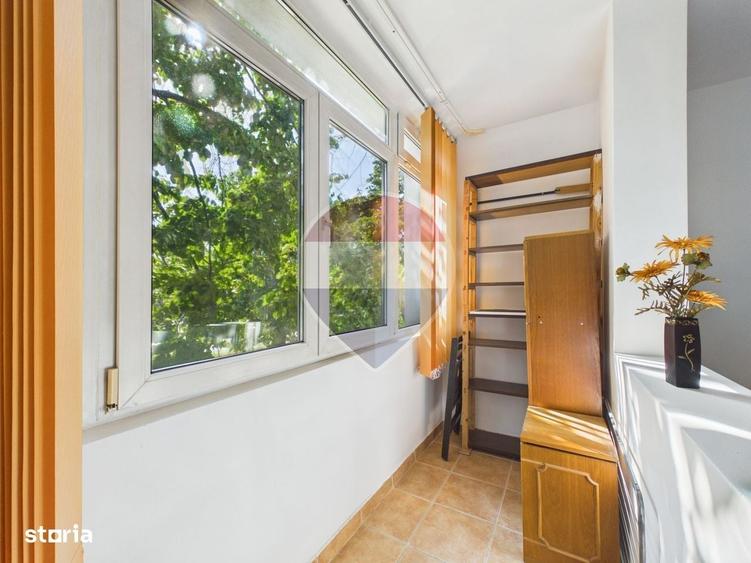 Apartament cu 3 camere decomandat în Titan